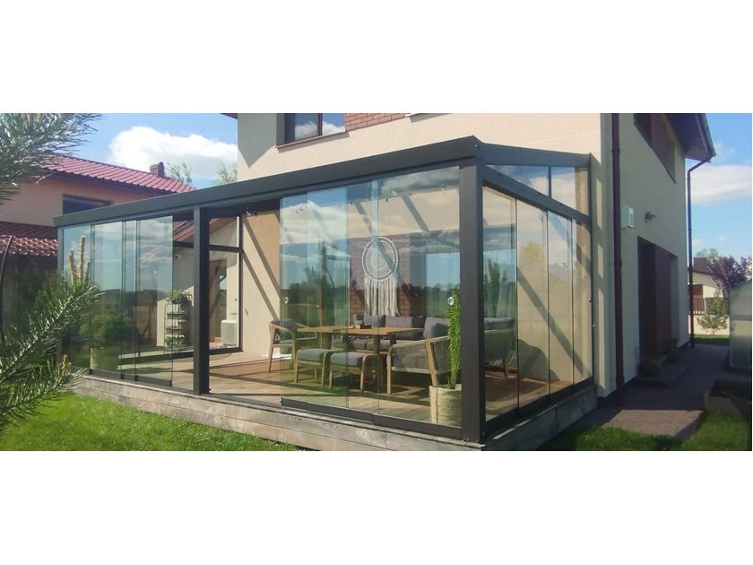 Patvari aliuminio stoginė Jūsų kiemui||Verandų stiklinimas – jokių rūpesčių||Stoginės, tarnausiančios dešimtmečius||Modernios aliuminio sistemos Jūsų namams||Aliuminis nerūdija, nepūva, neskilinėja||Investuokite į ilgaamžiškumą ir grožį